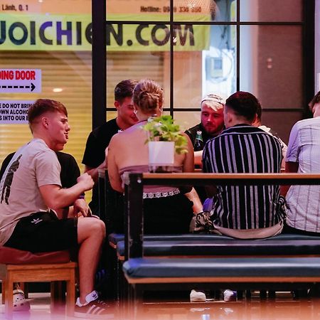 Хостел Base Backpackers Хошимін Екстер'єр фото