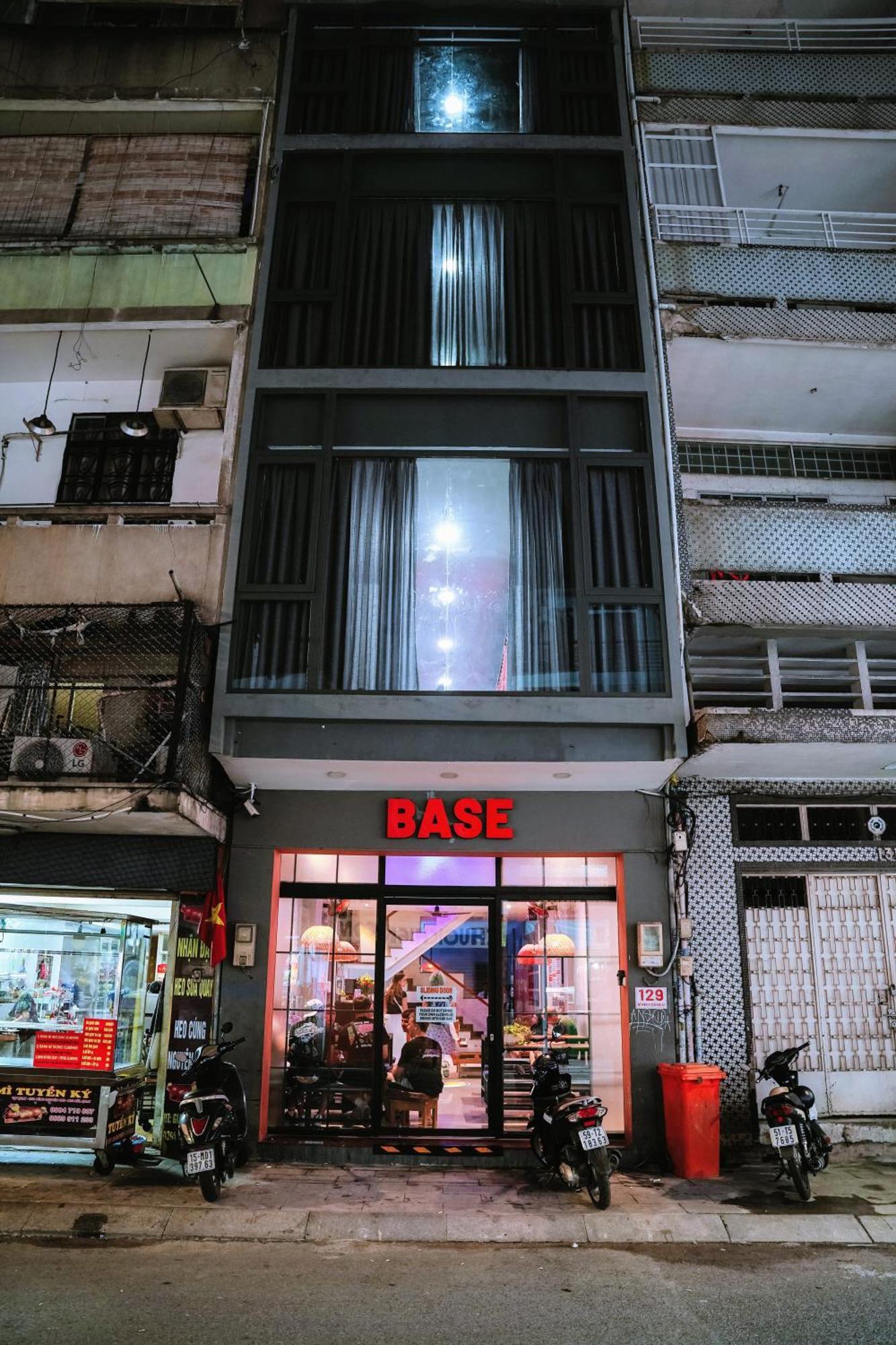 Хостел Base Backpackers Хошимін Екстер'єр фото